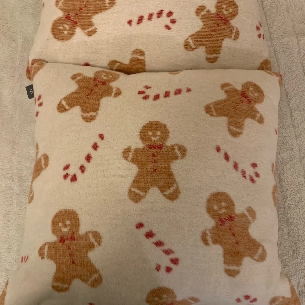 Gingerbread Pillow Set - Picture 5 of 5